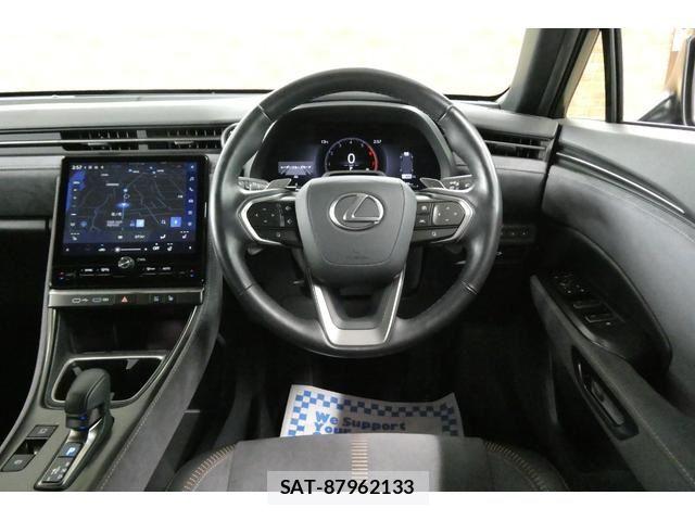 Lexus LBX 2024-05 6011594-15