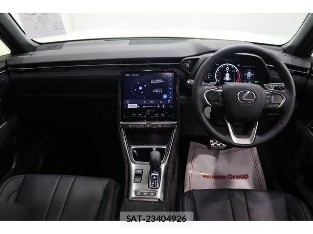Lexus LBX 2024-12 6011575-4