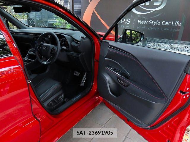 Lexus LBX 2025-05 6011584-13