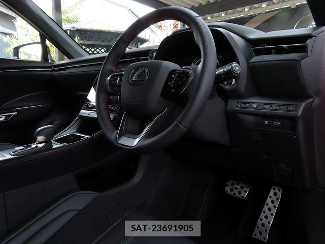Lexus LBX 2025-05 6011584-14