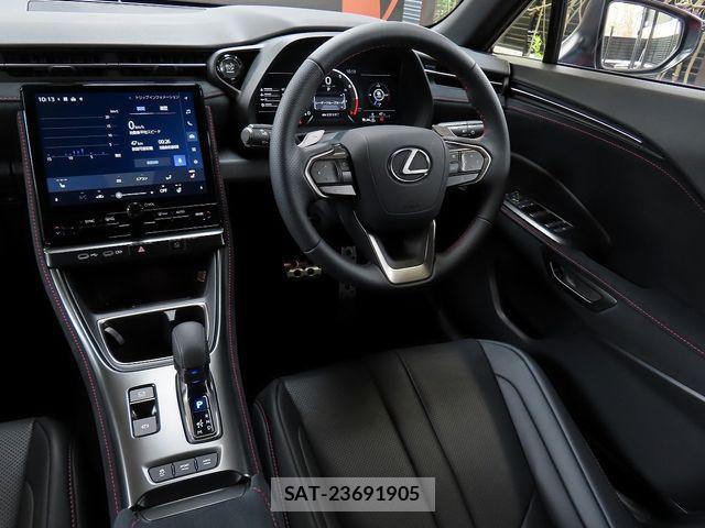 Lexus LBX 2025-05 6011584-17