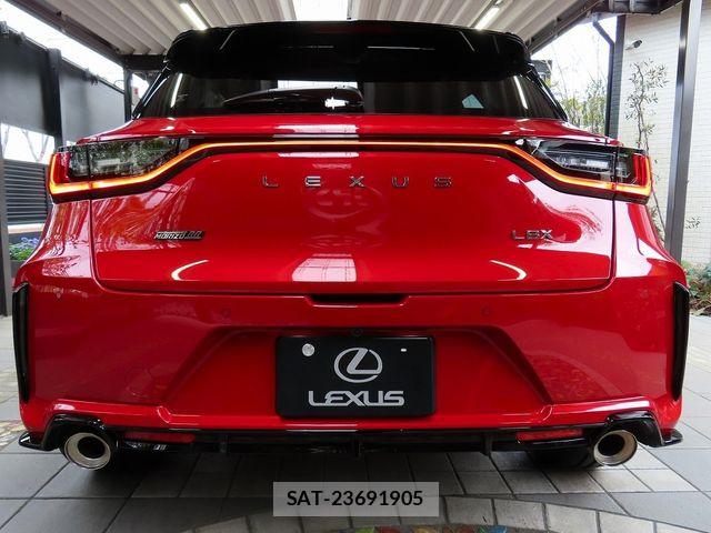 Lexus LBX 2025-05 6011584-4