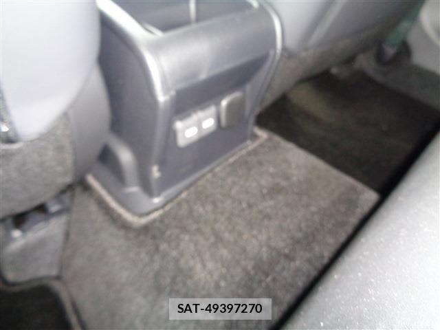 Lexus LBX 2025-09 6612833-13