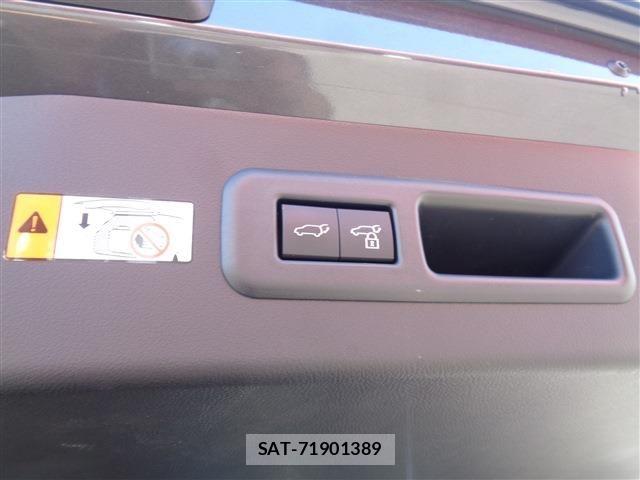 Lexus LBX 2025-05 6612834-14