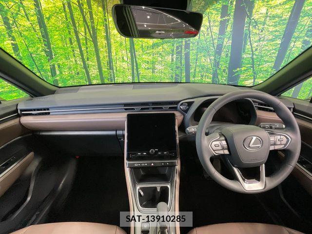 Lexus LBX 2024-12 6676674-1
