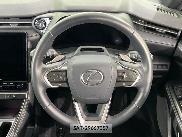 Lexus LBX 2024-03 6676676-10