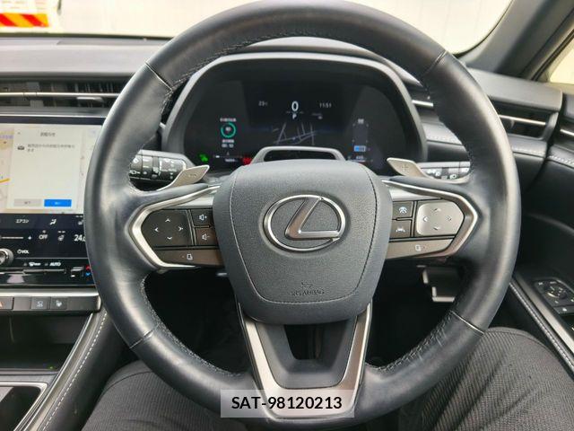 Lexus LBX 2024-01 6716514-1