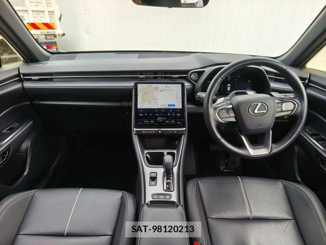 Lexus LBX 2024-01 6716514-6