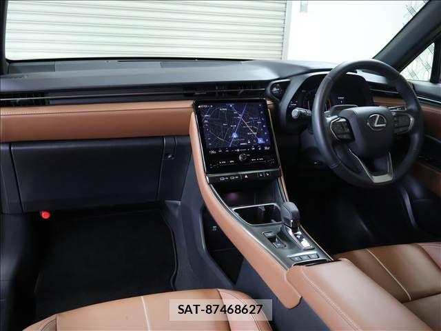 Lexus LBX 2024-06 6716515-2