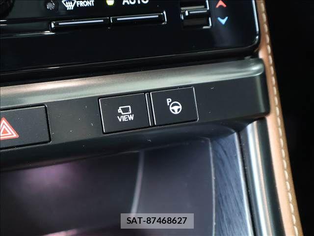 Lexus LBX 2024-06 6716515-4