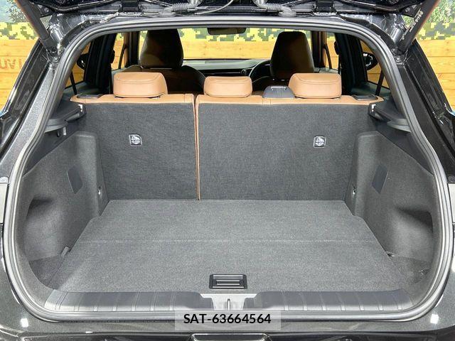 Lexus LBX 2024-03 6907717-9