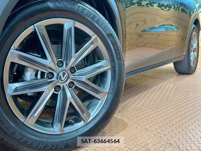 Lexus LBX 2024-03 6907717-12