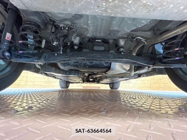 Lexus LBX 2024-03 6907717-18