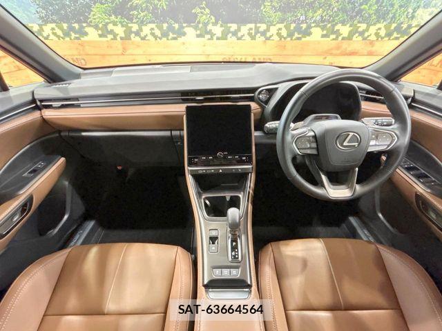 Lexus LBX 2024-03 6907717-1