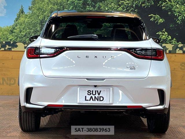 Lexus LBX 2024-08 7020767-14