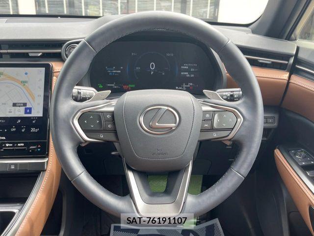 Lexus LBX 2024-10 7220956-11