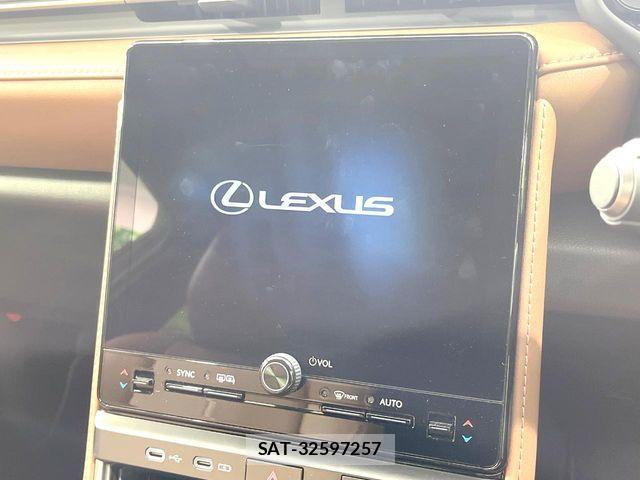 Lexus LBX 2024-02 7251322-2