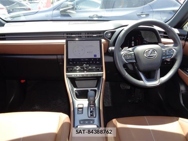 Lexus LBX 2024-03 7251324-11
