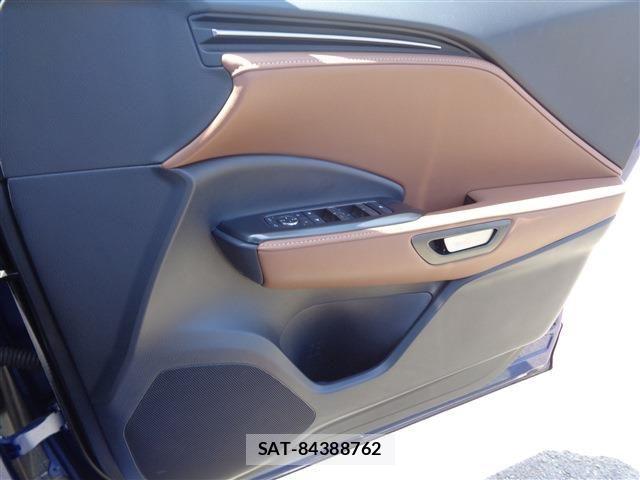 Lexus LBX 2024-03 7251324-26