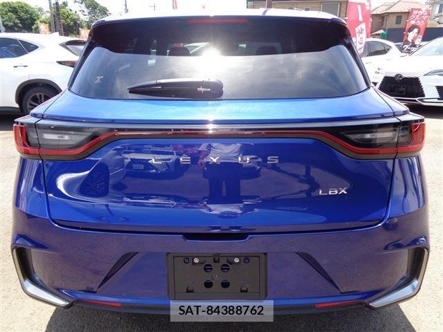 Lexus LBX 2024-03 7251324-6