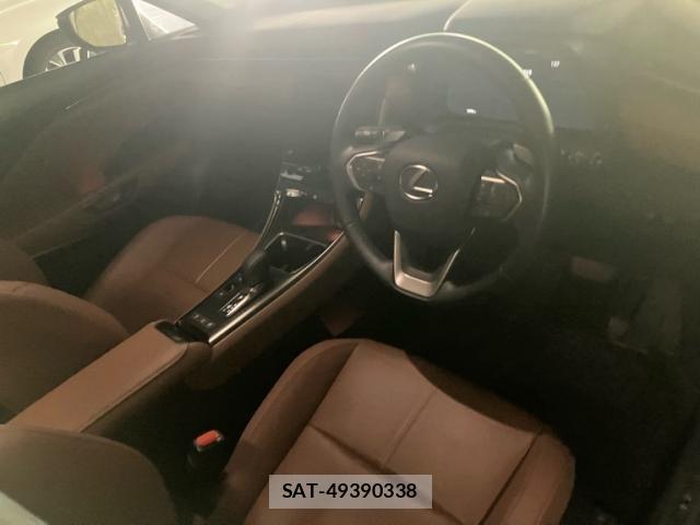 Lexus LBX 2024-06 7272225-8