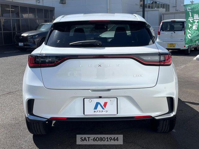 Lexus LBX 2024-09 7272224-14
