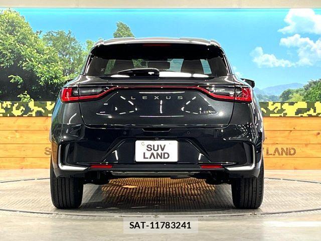 Lexus LBX 2024-02 7328034-14