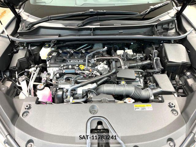 Lexus LBX 2024-02 7328034-17