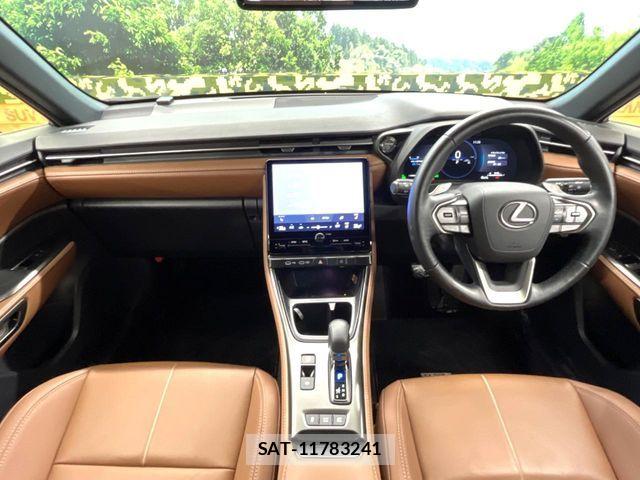 Lexus LBX 2024-02 7328034-1