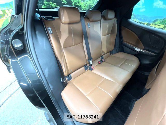 Lexus LBX 2024-02 7328034-8