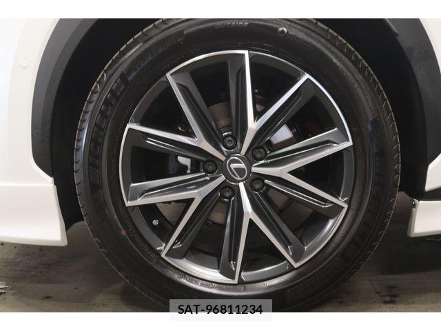 Lexus LBX 2025-10 7328033-27