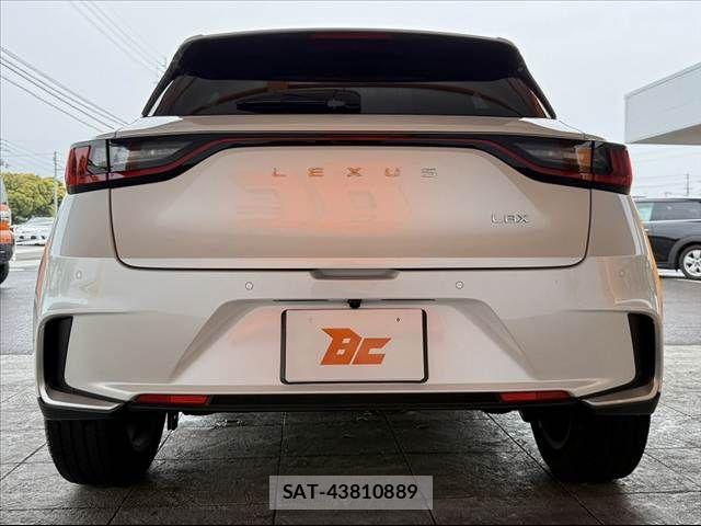 Lexus LBX 2024-05 7328035-13