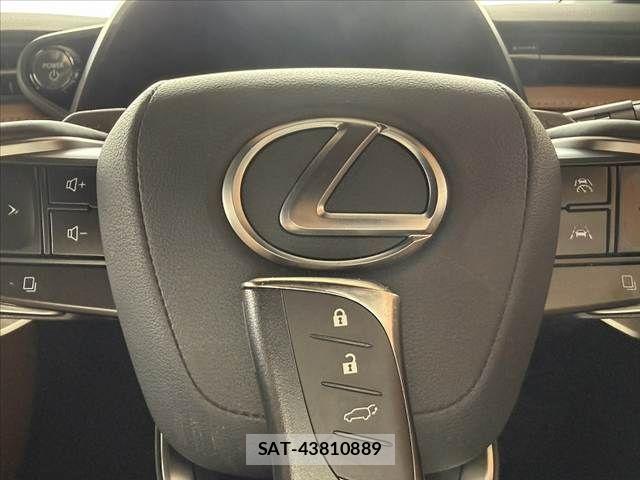 Lexus LBX 2024-05 7328035-23