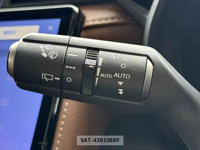 Lexus LBX 2024-05 7328035-24