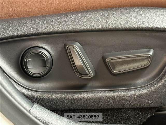 Lexus LBX 2024-05 7328035-29