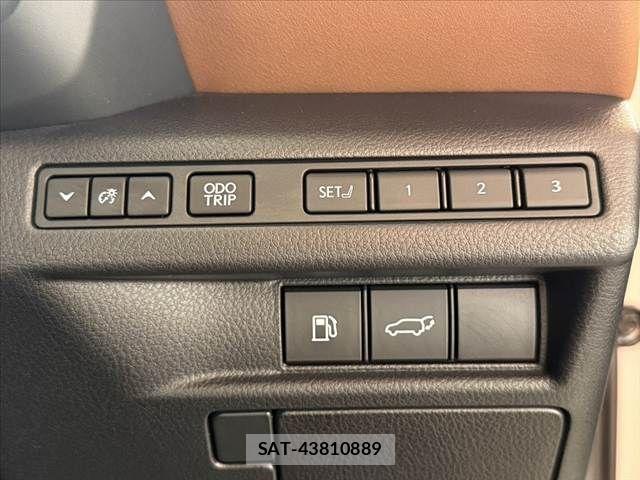 Lexus LBX 2024-05 7328035-5