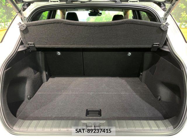 Lexus LBX 2024-07 7358489-12