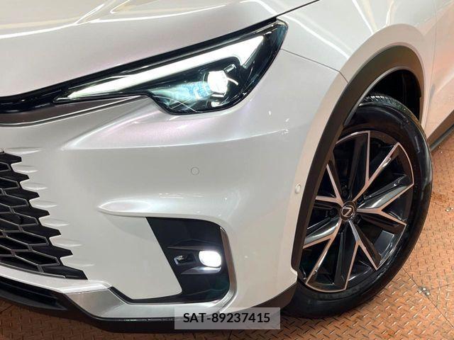 Lexus LBX 2024-07 7358489-13