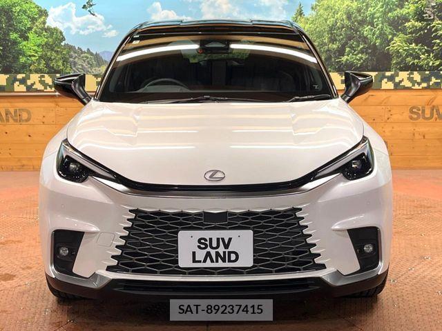 Lexus LBX 2024-07 7358489-15