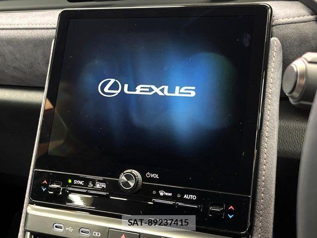 Lexus LBX 2024-07 7358489-3
