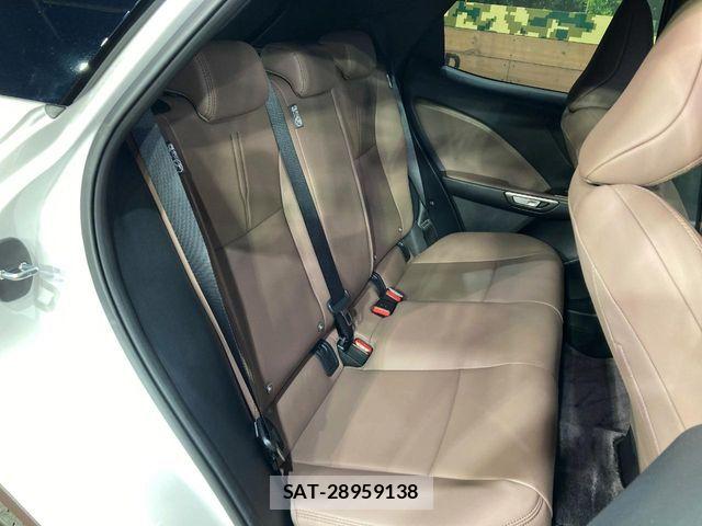 Lexus LBX 2025-04 7358488-9