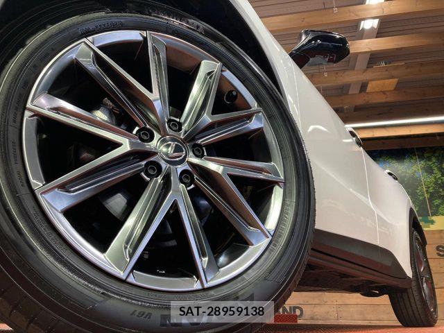 Lexus LBX 2025-04 7358488-12