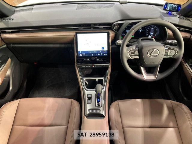 Lexus LBX 2025-04 7358488-1