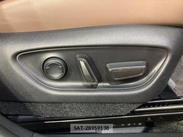 Lexus LBX 2025-04 7358488-6