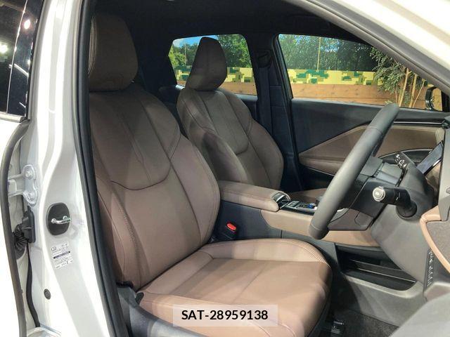 Lexus LBX 2025-04 7358488-8