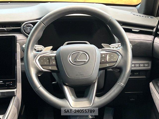 Lexus LBX 2024-07 7392674-10