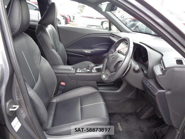 Lexus LBX 2024-07 7455402-15