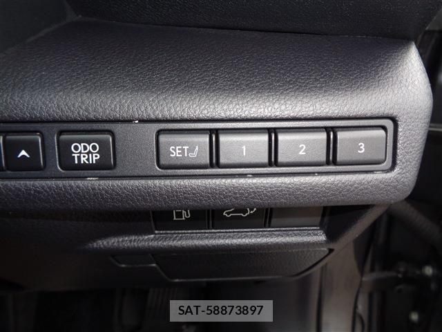 Lexus LBX 2024-07 7455402-24