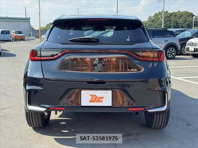 Lexus LBX 2025-09 7455400-13