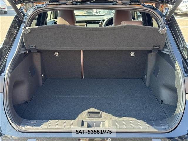 Lexus LBX 2025-09 7455400-18